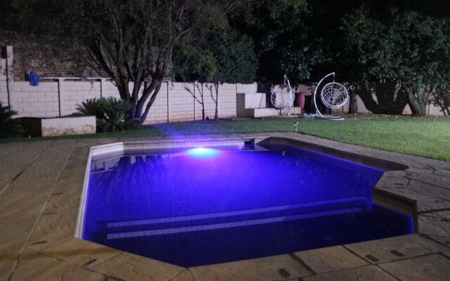 Chic & Serene 1-Bed Haven in Roodepoort