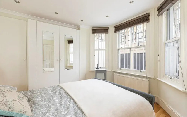 Homely 2-bed Flat in Little Venice, West London