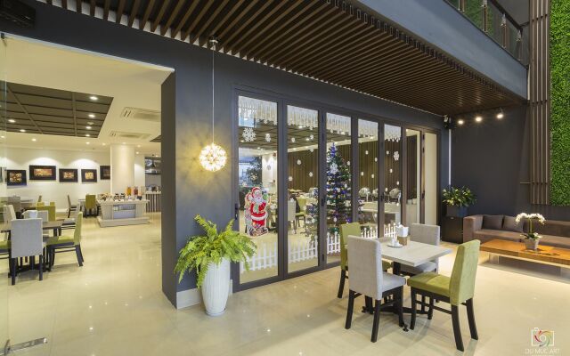 Salem Riverside Hotel
