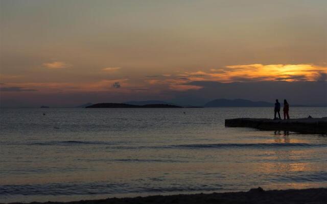 Amazing Seafront Apartment Athens Riviera