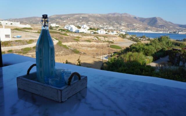 2-bedroom stone house, pool, 10min walk to beach