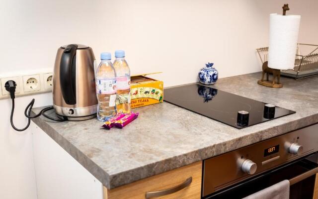 Stories Writer's AP 40sqm Renovated Free parking