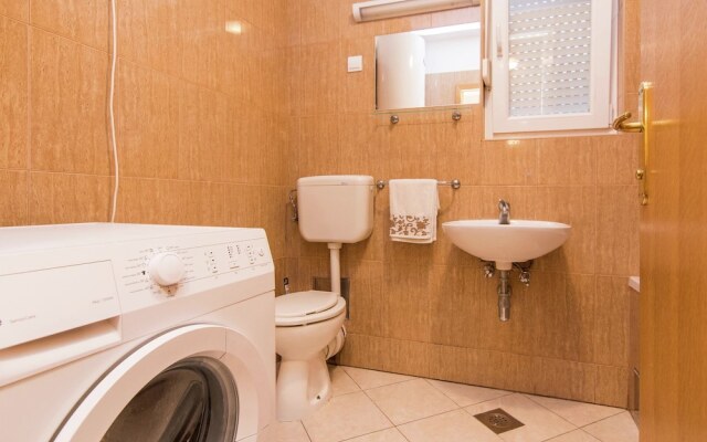 Comfortable Apartment in Zadar With TV