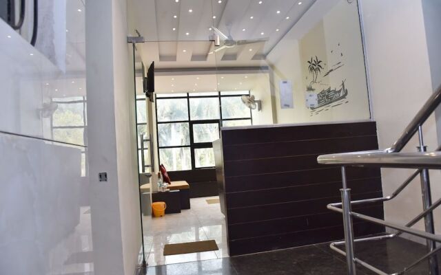 Hotel Royal Front Residency