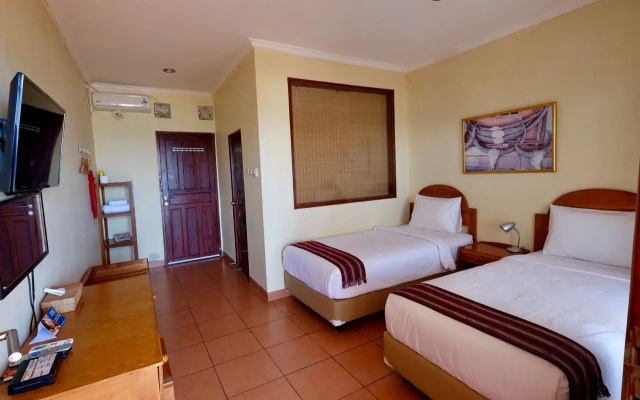 Mario Hotel and Cafe – Guest Rooms – Tambolaka