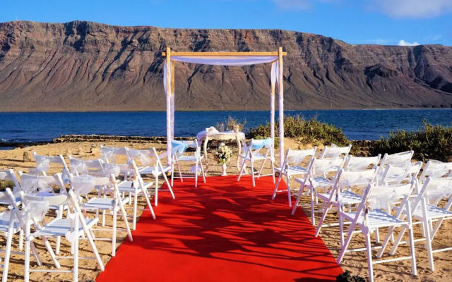 Evita Beach Apartamentos Y Suites