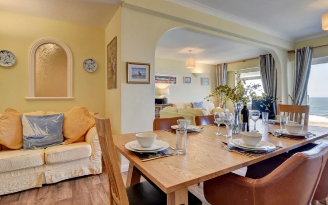 Flat 8 Clifton Court Croyde