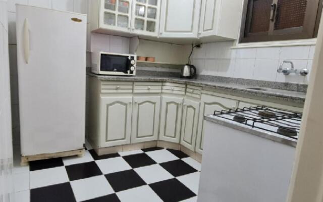 Comfy 2 Bedrooms Apartment in Cairo 98-5