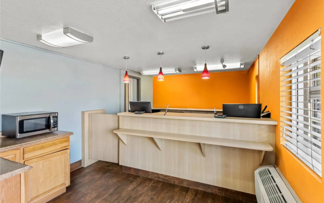 Extend-A-Suites Albuquerque West (ex. Rodeway Inn)