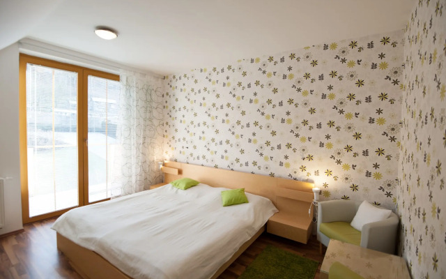 Hotel Garni Pod Skalkou