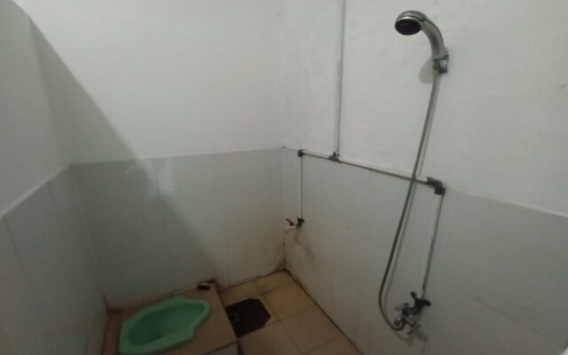 SPOT ON 93385 Penginapan Hj Lilis 2 Syariah