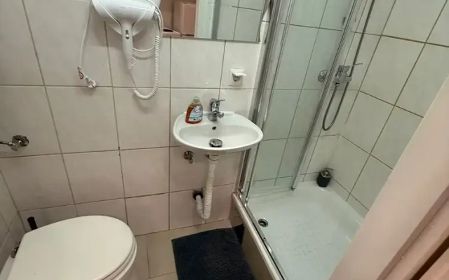 Cozy 1BR Apt Budget Stay Westbahnhof