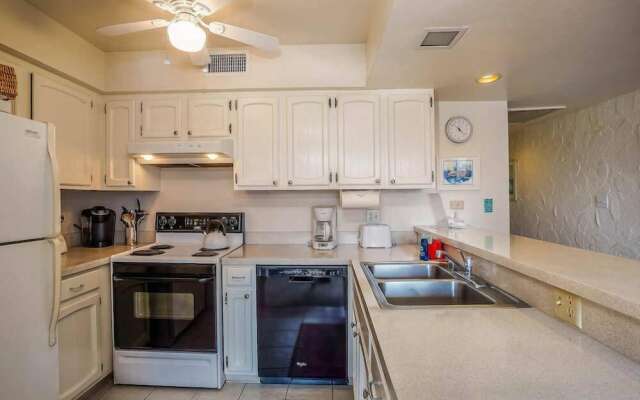 Casa De Emdeko Condo w/ Pool A/C & Ocean Views