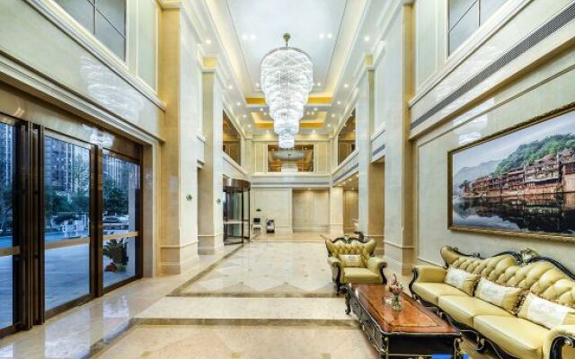 Vienna International Hotel (Changsha Science and Technology New Town Shaoguang Metro Station)