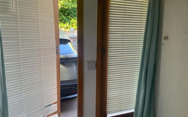 Self Contained Rooms in Central Torquay