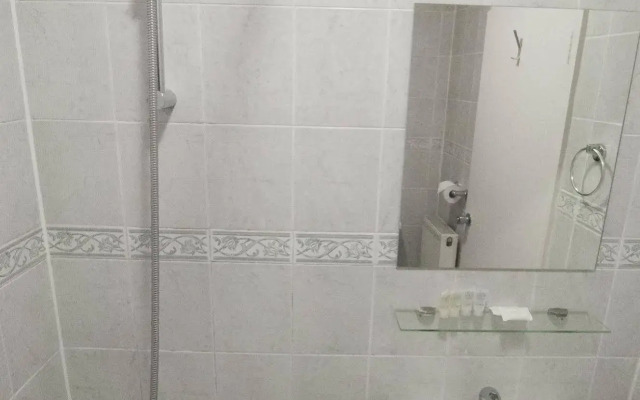 Queen's Club Apartments