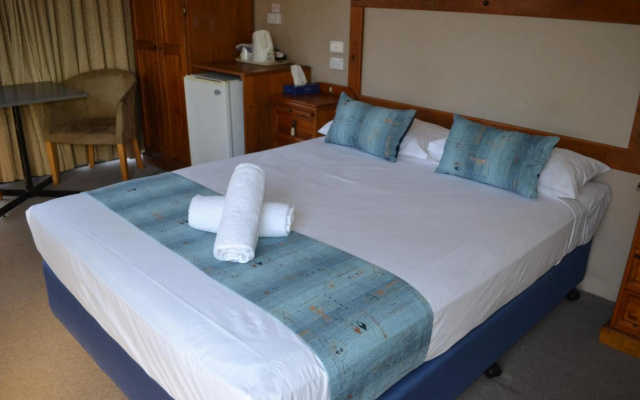 Rockhampton Riverside Central Hotel – Guest Rooms – Rockhampton