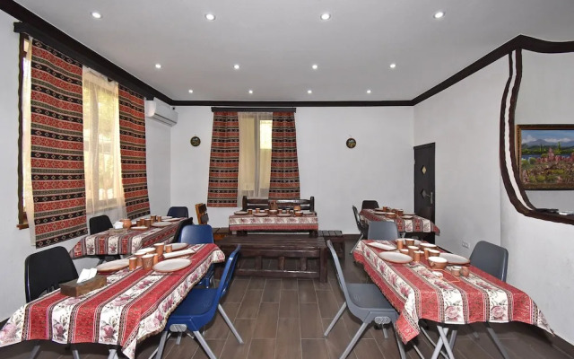 Li-Em Fauna Hostel