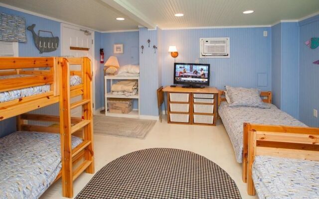 Summers Inn by RedAwning