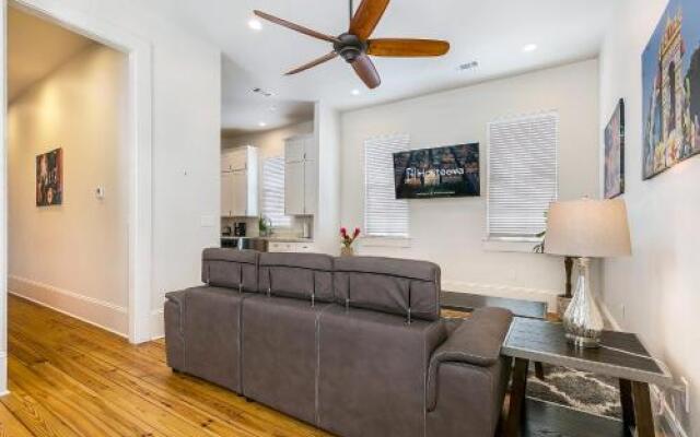 Luxury 3BR on Carondelet by Hosteeva