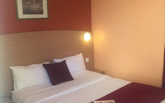 Hotel initial by balladins Roissy CDG / Saint-Mard