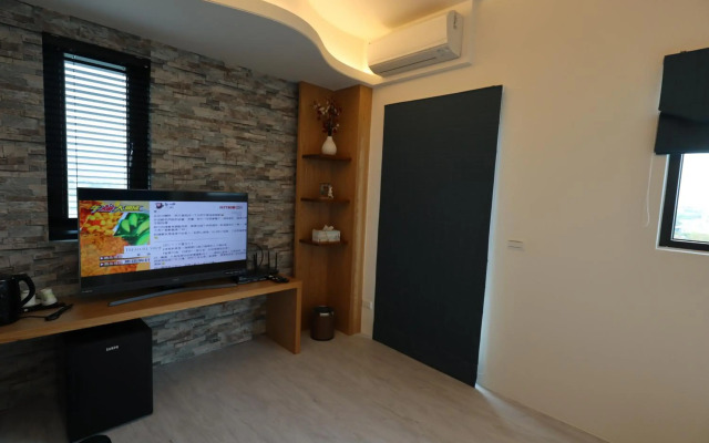 Qian Qian Riverside B&B