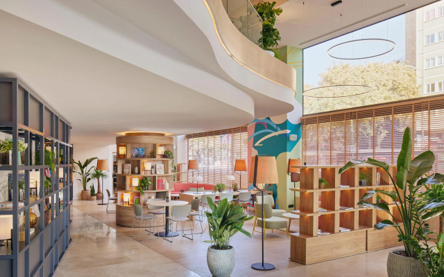 Отель INNSiDE by Melia Barcelona Apolo