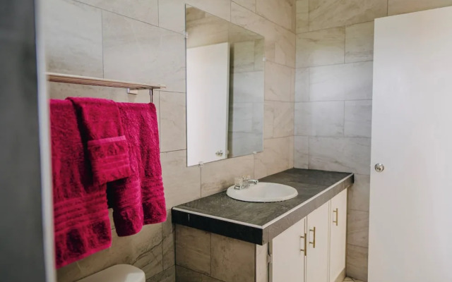 Amazing 1-bedroom Apartment 3 km From Eagle Beach