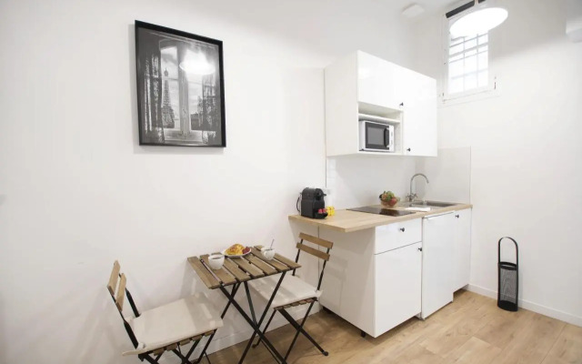 Great studio near the Eiffel Tower