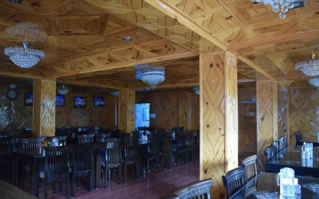 Kinner Villa – Restaurant – Kalpa