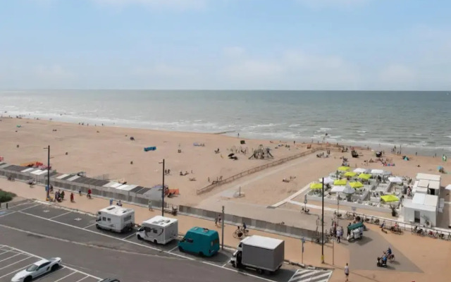 Apartment With Terrace and sea View in Mariakerke