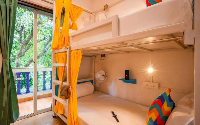 goSTOPS Goa, Vagator PLUS