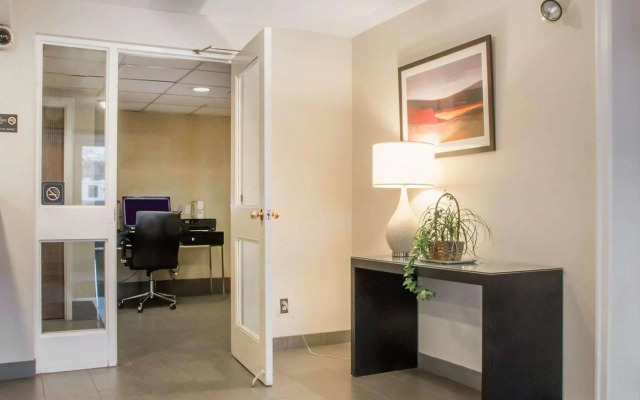 Comfort Inn South