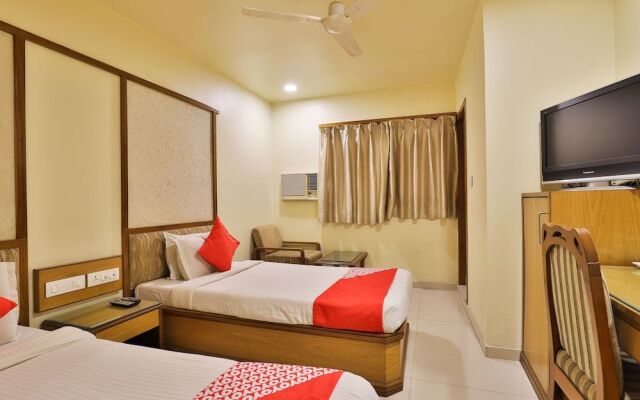OYO 23337 Flagship Ashram Road