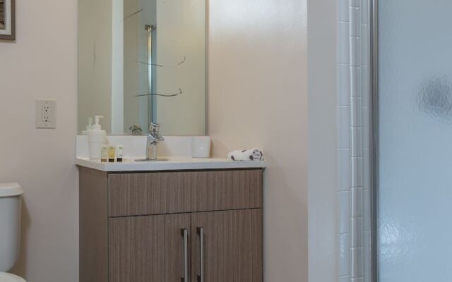HomeAway Luxury Apartments at Newport