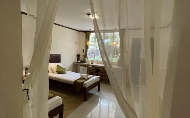 Palms Cove Resort