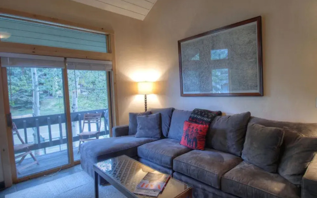 127 Ridgepoint 3 Bedroom Townhouse by RedAwning