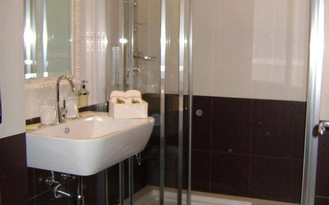Vela Vrata Hotel