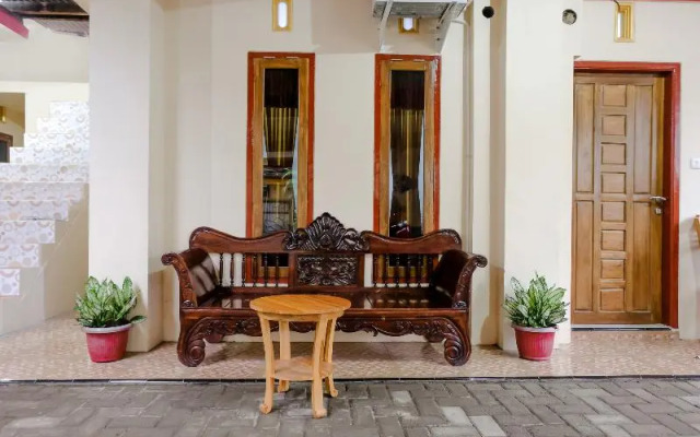 D&A Guesthouse Syariah And Rent Car by OYO Rooms