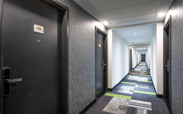Quality Inn and Suites Brossard