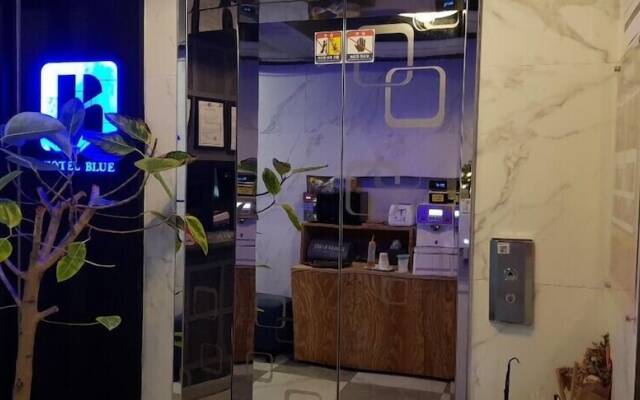 Blue Hotel