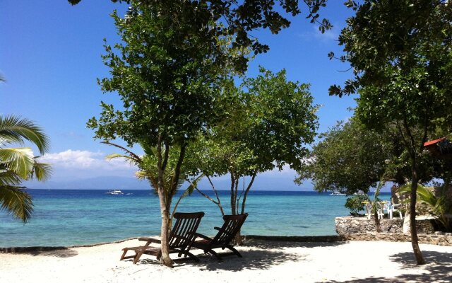 Moalboal T Breeze Coastal Resort