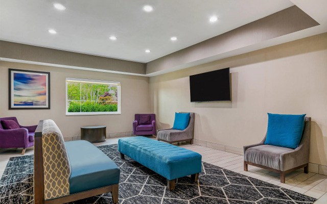 La Quinta Inn & Suites by Wyndham Batavia