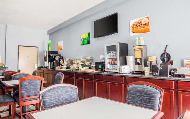 Quality Inn & Suites Altoona - Des Moines