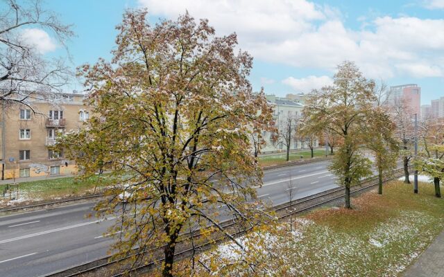 Sky Blue Apartment Waszyngton by Renters