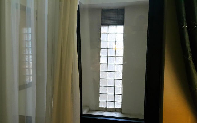 Darkhill Hotel