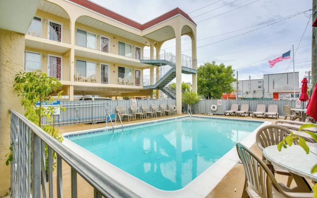 Quaint Wildwood Condo ~ Walk to Beach!