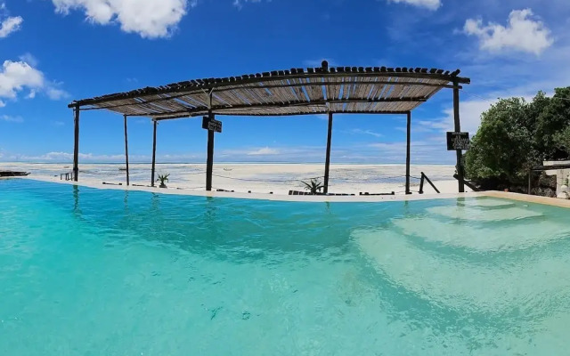 Red Monkey Beach Lodge