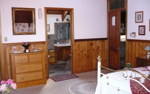 Sandiacre House B & B – Guest Rooms – Tamborine Mountain
