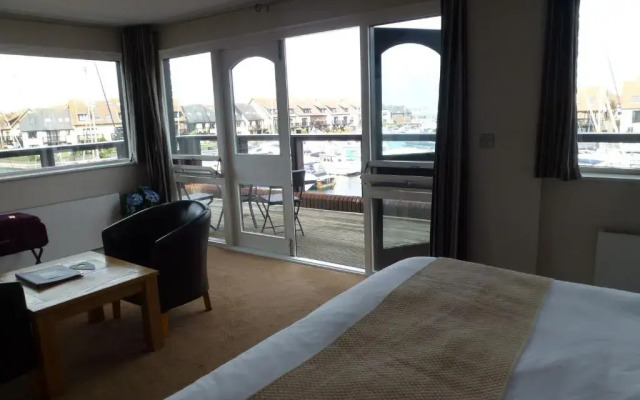 Boathouse Hotel